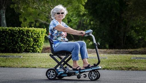 Trotinette électrique 3 roues avec batterie en lithium pour les seniors et  les p